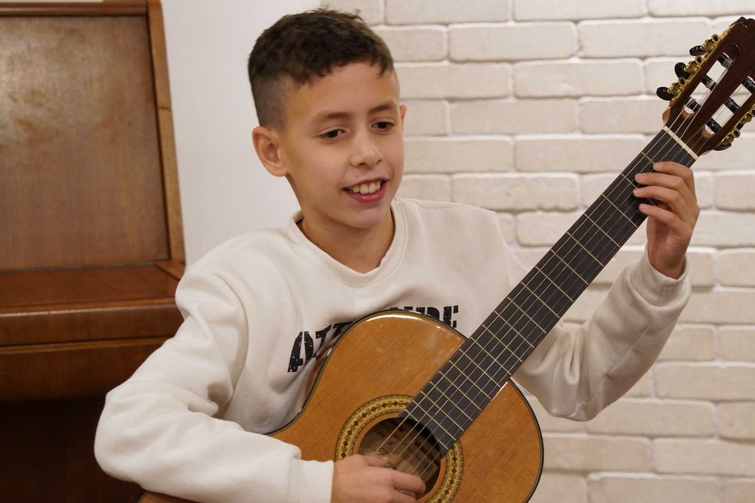 קונצרט סוף שנה תלמידי גיטרה - מורה אסף בראון